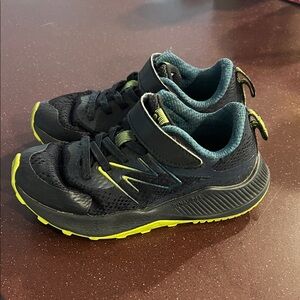 Kids Navy and lime New Balance Shoes